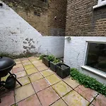 Chelsea 1-Bed Flat With Patio