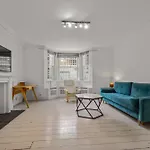 Chelsea 1-Bed Flat With Patio